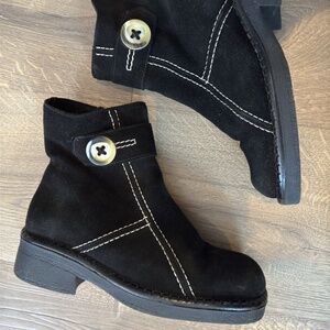 La Canadienne Black Suede Leather Ankle Boots Bootie 11947 Button Zip Sz 5.5 M